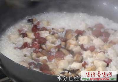 芋头焖饭的做法www.caidaoke.com
