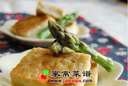 芦笋煎豆腐