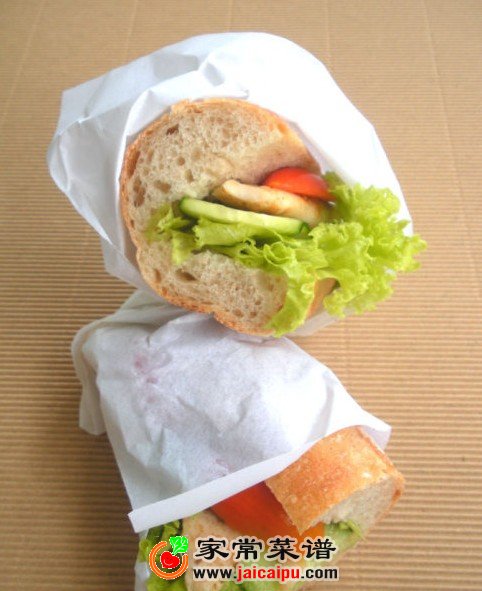 法棍鸡肉蔬菜三明治