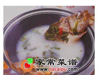 雪菜黄豆炖鲈鱼