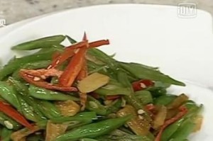 萝卜干煸豆角的做法