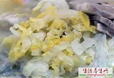 酸菜 白肉的做法www.caidaoke.com