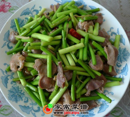 蒜苔炒鸡胗