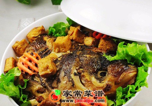 红烧鱼头炖豆腐