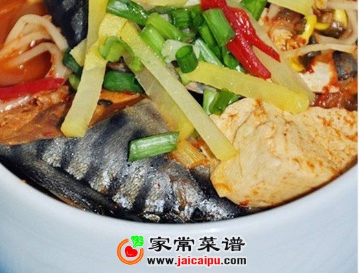 辣白菜鲭鱼汤
