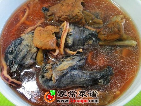 红菇鱿鱼乌鸡汤