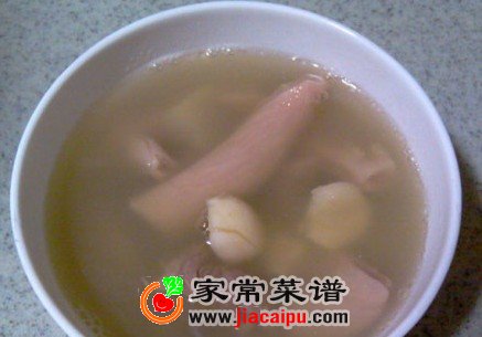 淮山莲子芡实猪肚汤