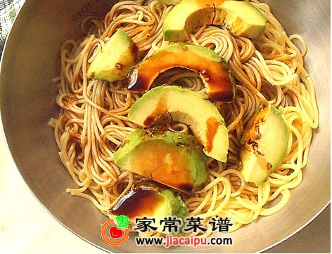 牛油果玉米凉面