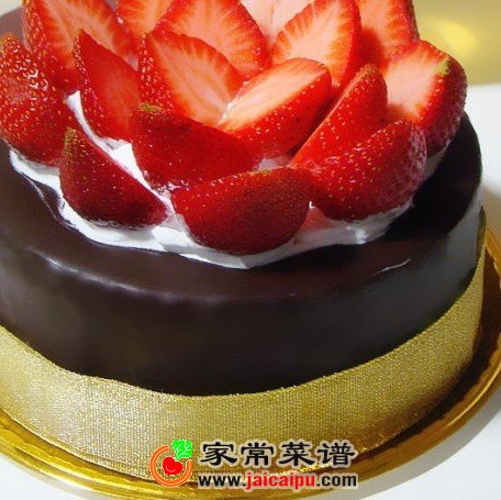 草莓巧克力脆皮蛋糕
