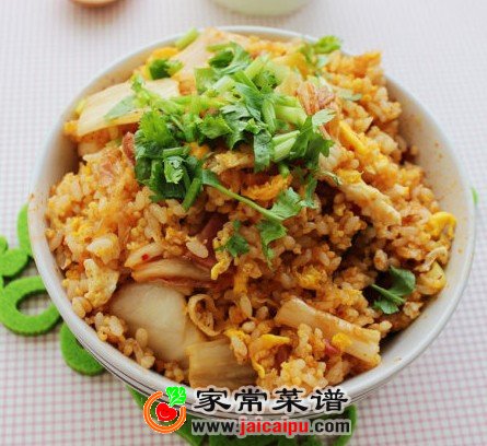 泡菜香肠蛋炒饭